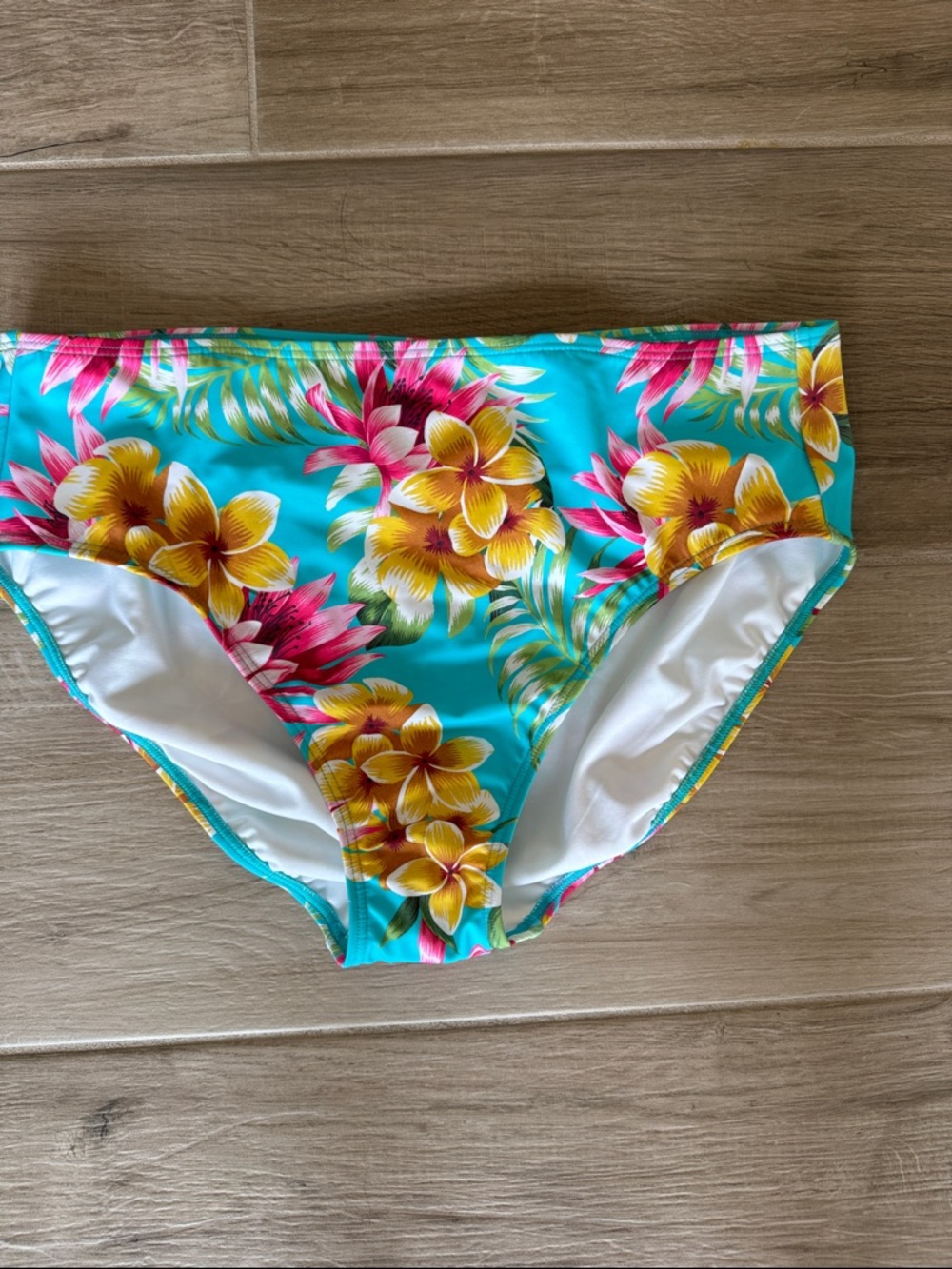 NWT VENUS 14 Maui Full Coverage swim Bottom Highlighted Tropic
